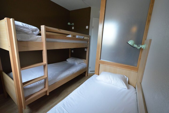 Room 5 of 40