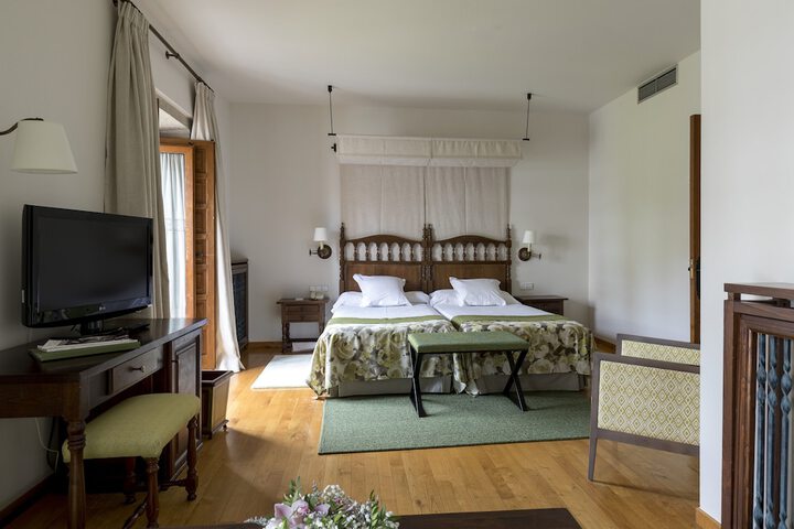 Room 7 of 53