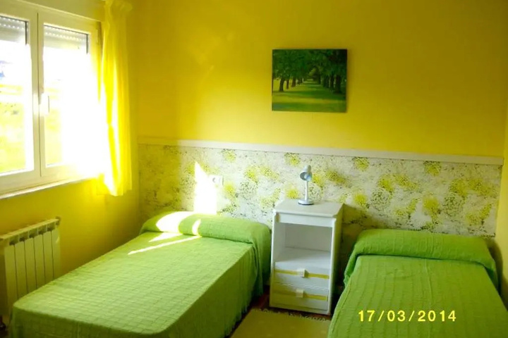 Room 4 of 8