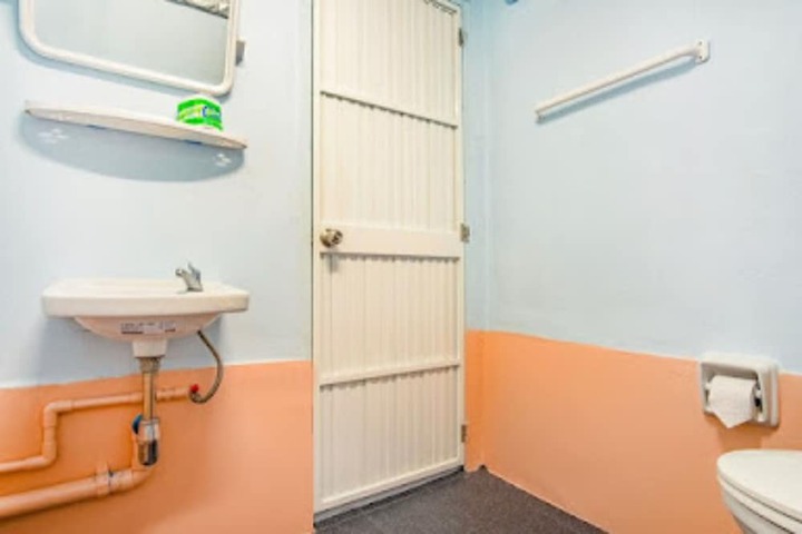 Room 5 of 17