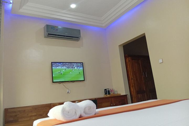 Room 2 of 16