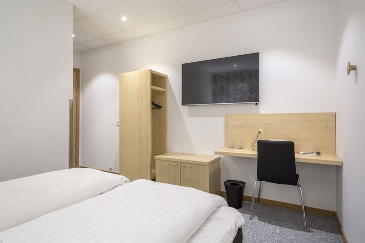 Room 14 of 91