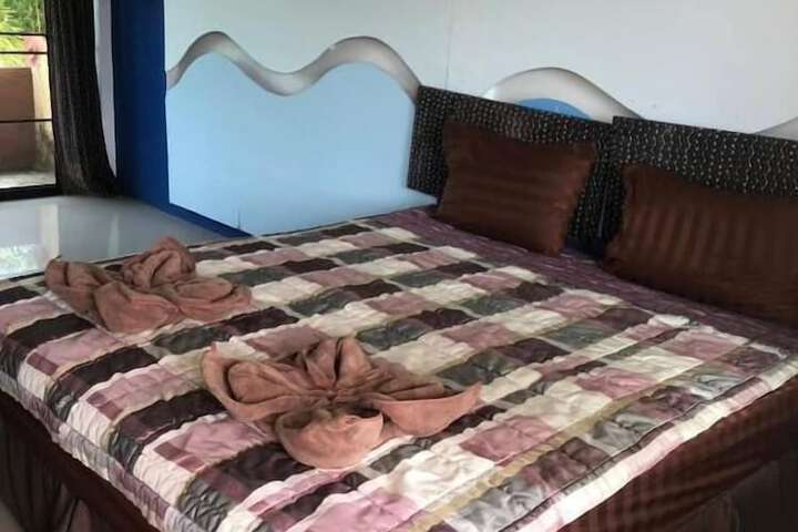 Room 3 of 18