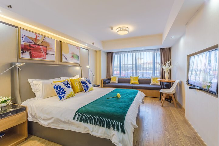 Room 9 of 67