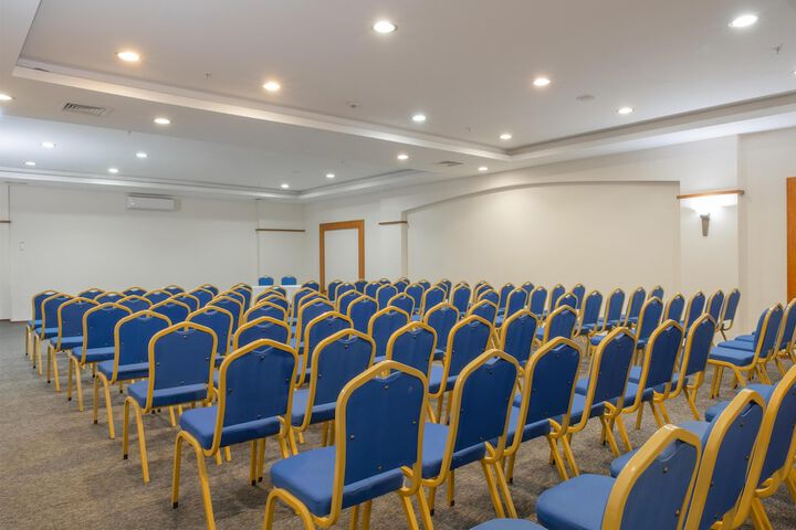 Business Center 105 of 128