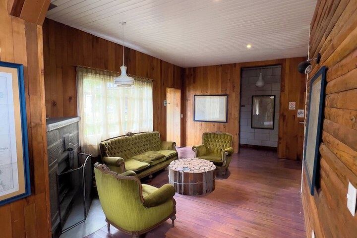 Entrance & Lobby