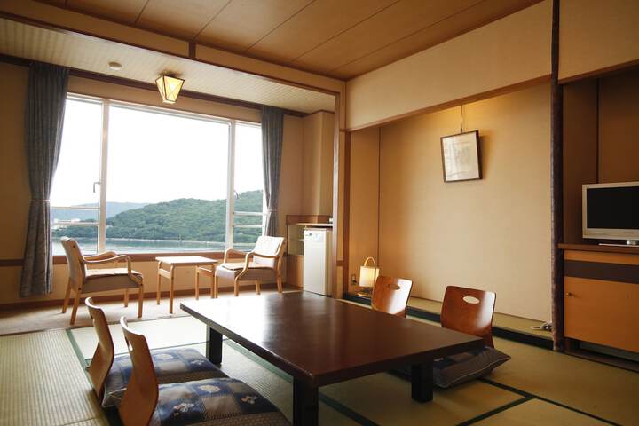 Room 9 of 41