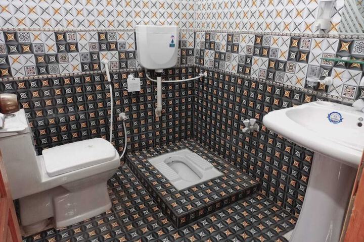 Room 5 of 14