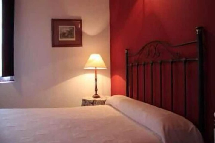 Room 10 of 29