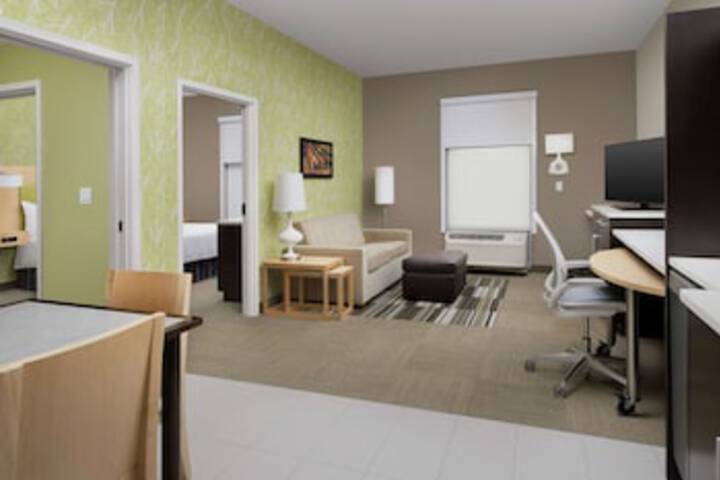 Room 25 of 108