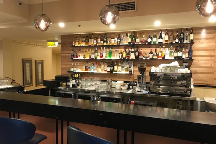 Lounge 50 of 66