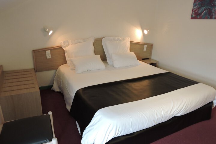 Room 17 of 39
