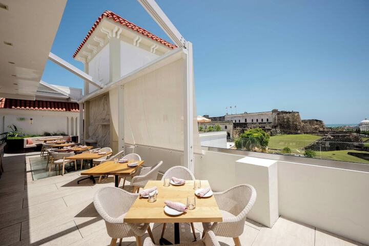 Dining 45 of 62