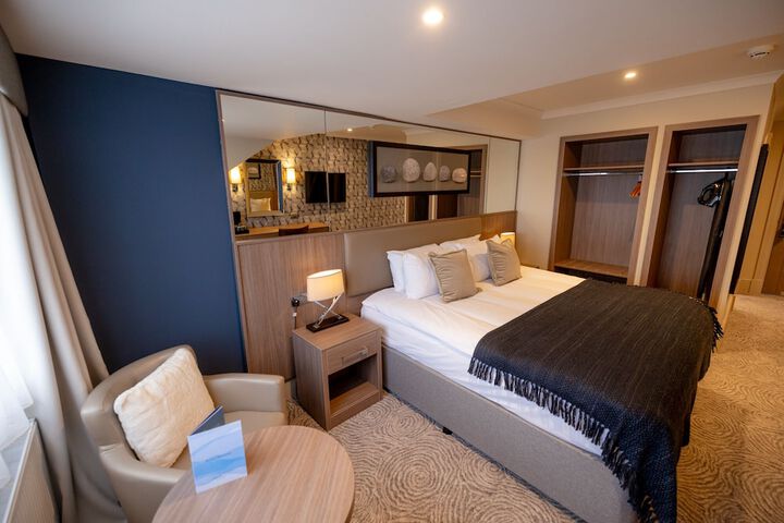Room 9 of 50