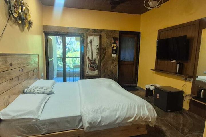 Room 2 of 15