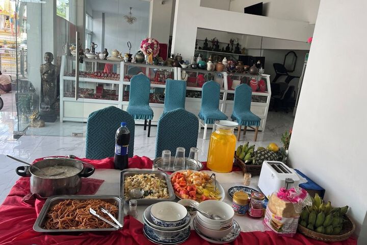 Dining 32 of 44