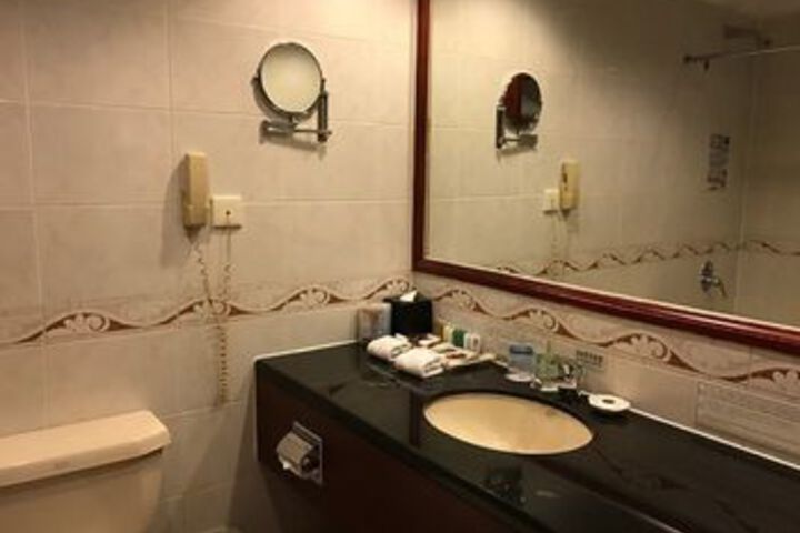 Room 7 of 43