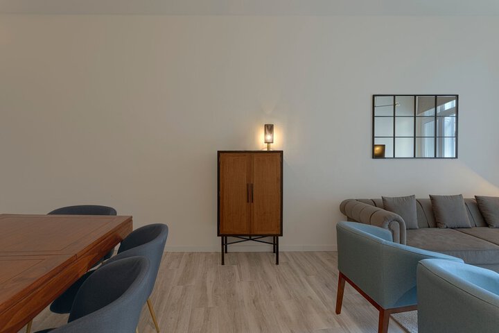 Room 65 of 82