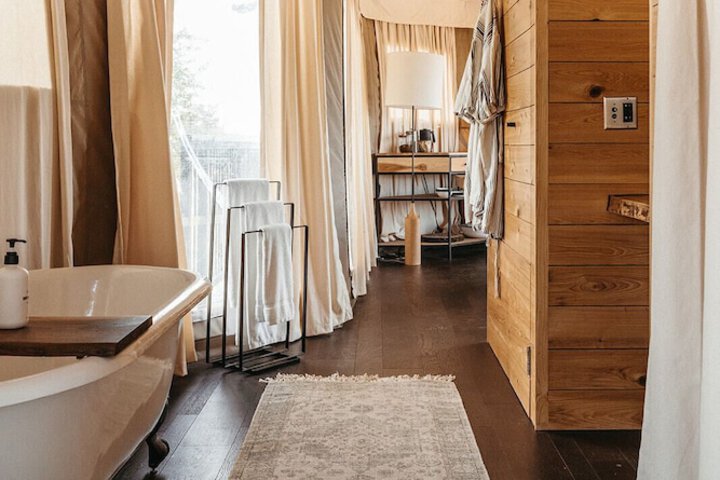 Room 18 of 28