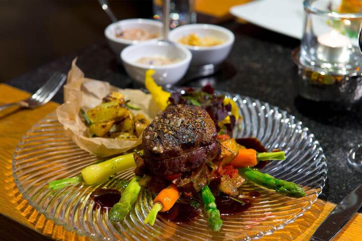 Dining 84 of 116