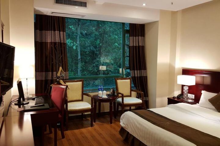 Room 5 of 29