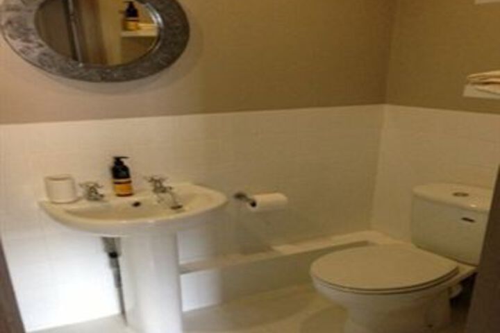 Room 2 of 11