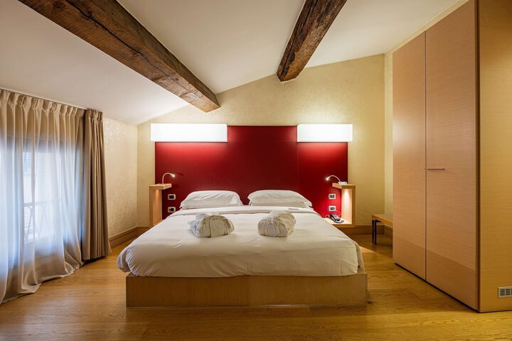 Room 18 of 52