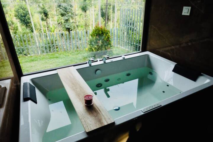 Hot Tub 37 of 52