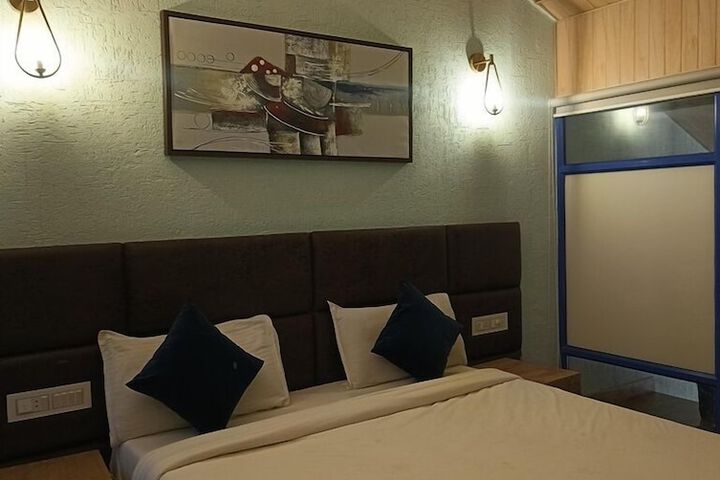 Room 14 of 36