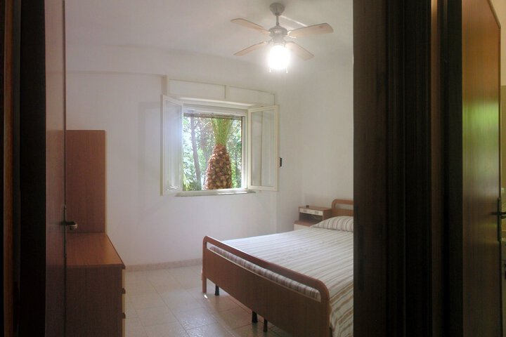 Room 3 of 70