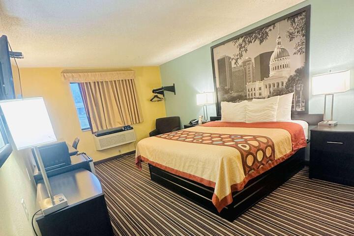 1 King Bed (6 of 21)