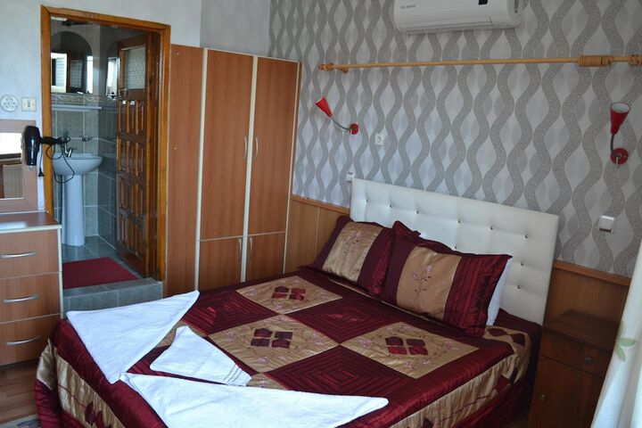 Room 21 of 48