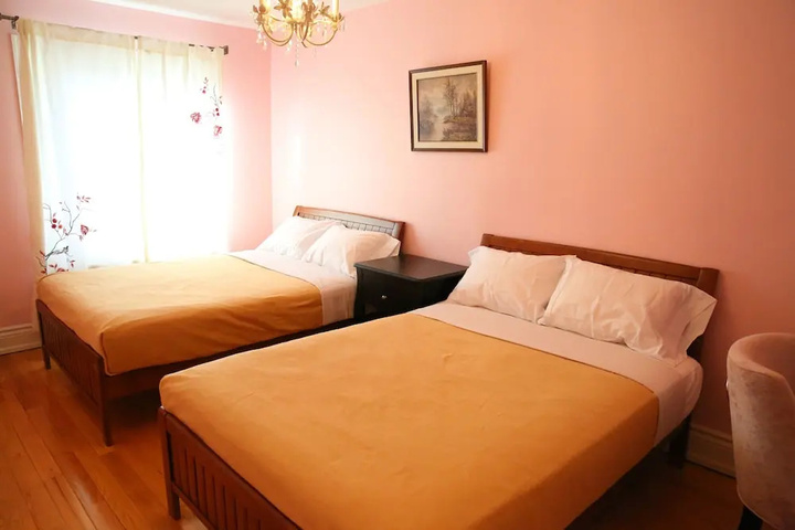 Room 4 of 11