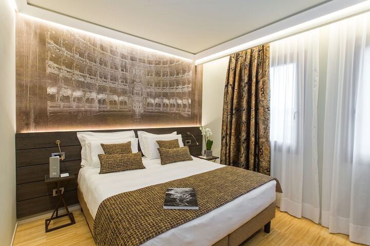 Room 8 of 32