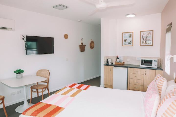 Room 2 of 35