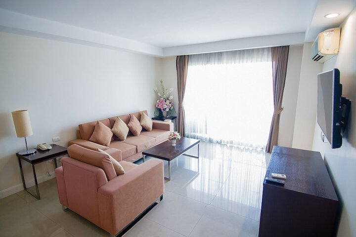 Room 42 of 59