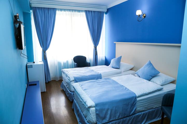 Room 7 of 48