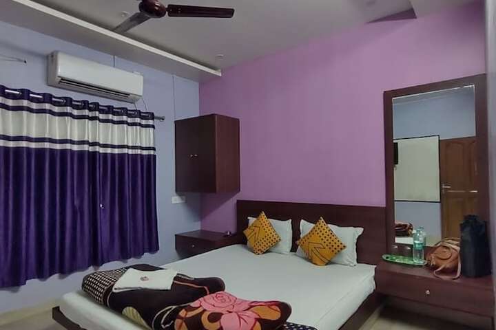 Room 5 of 17