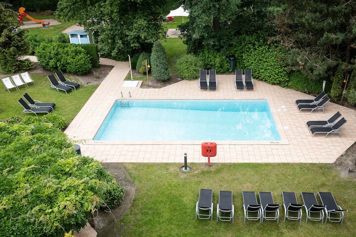 Pools & Facilities