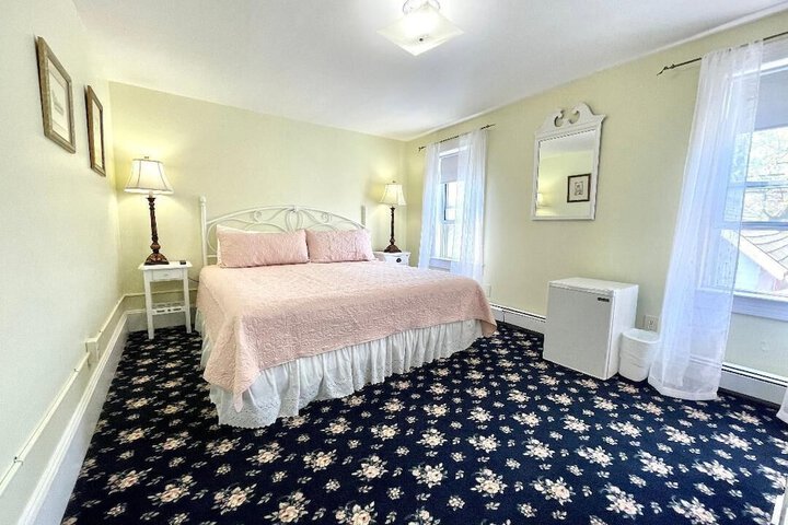 Room 4 of 27