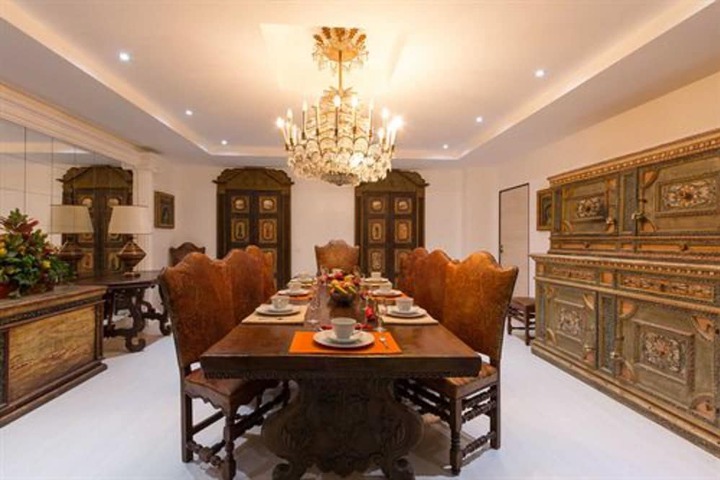 Breakfast area
