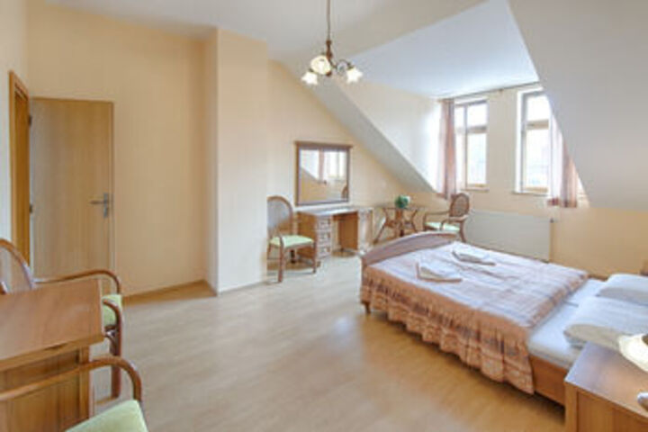 Room 25 of 44