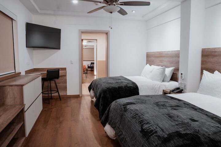 Room 3 of 7