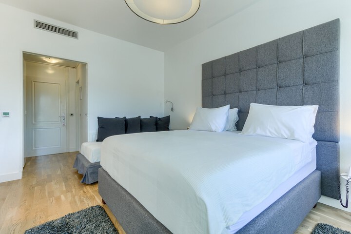 Room 16 of 49