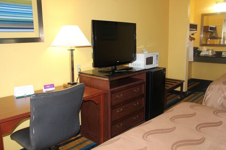 2 Double Beds (1 of 10)