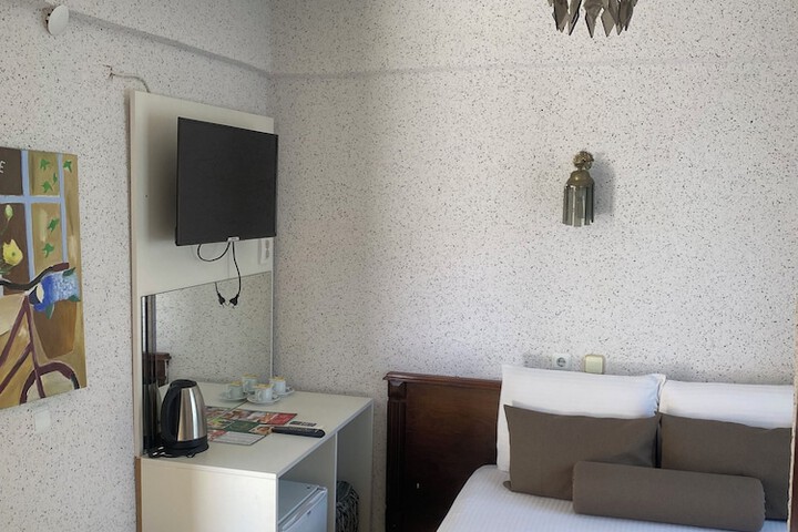 Room 22 of 80