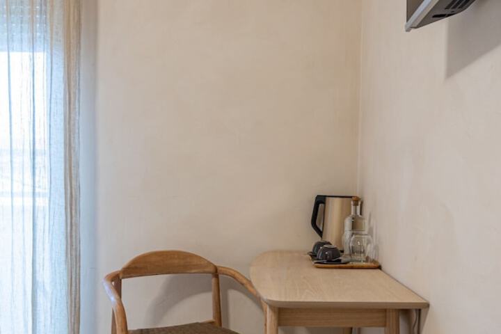 Room 6 of 35