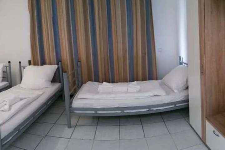 Room 2 of 20