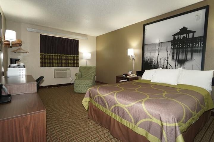 1 Queen Bed Mobility Accessible (1 of 6)