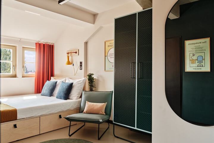 Room 8 of 31